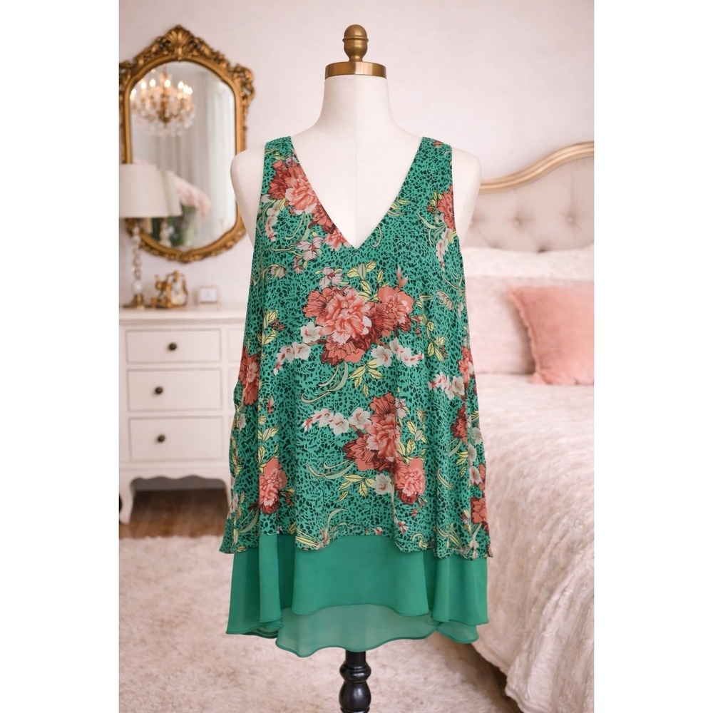 New Torrid Chiffon‎ Double V Cami Swing Sleeveless Tank Green Floral Size 5 5x